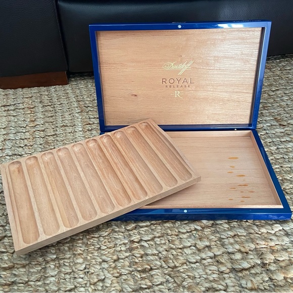 Davidoff Royal Release Blue Empty Wooden Cigar Box Limited Edition - Picture 3 of 9